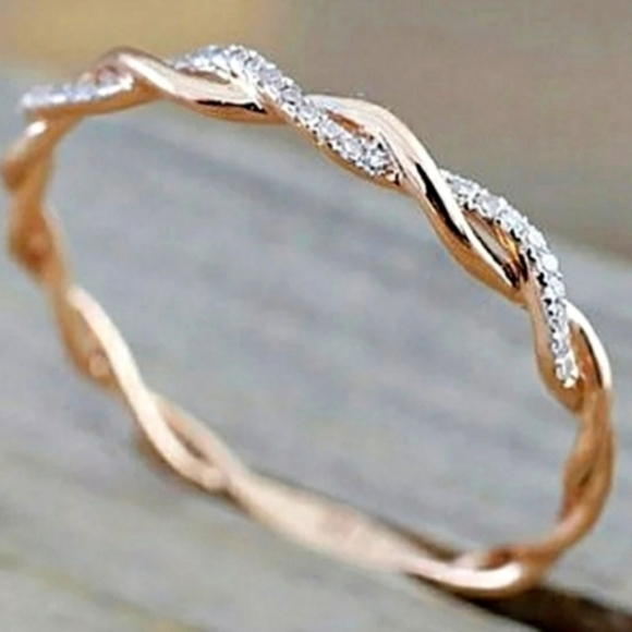 18 K Rose Gold Plated Ring with Lab Created/Simulated Diamonds Size 8 NWOT - Picture 6 of 6